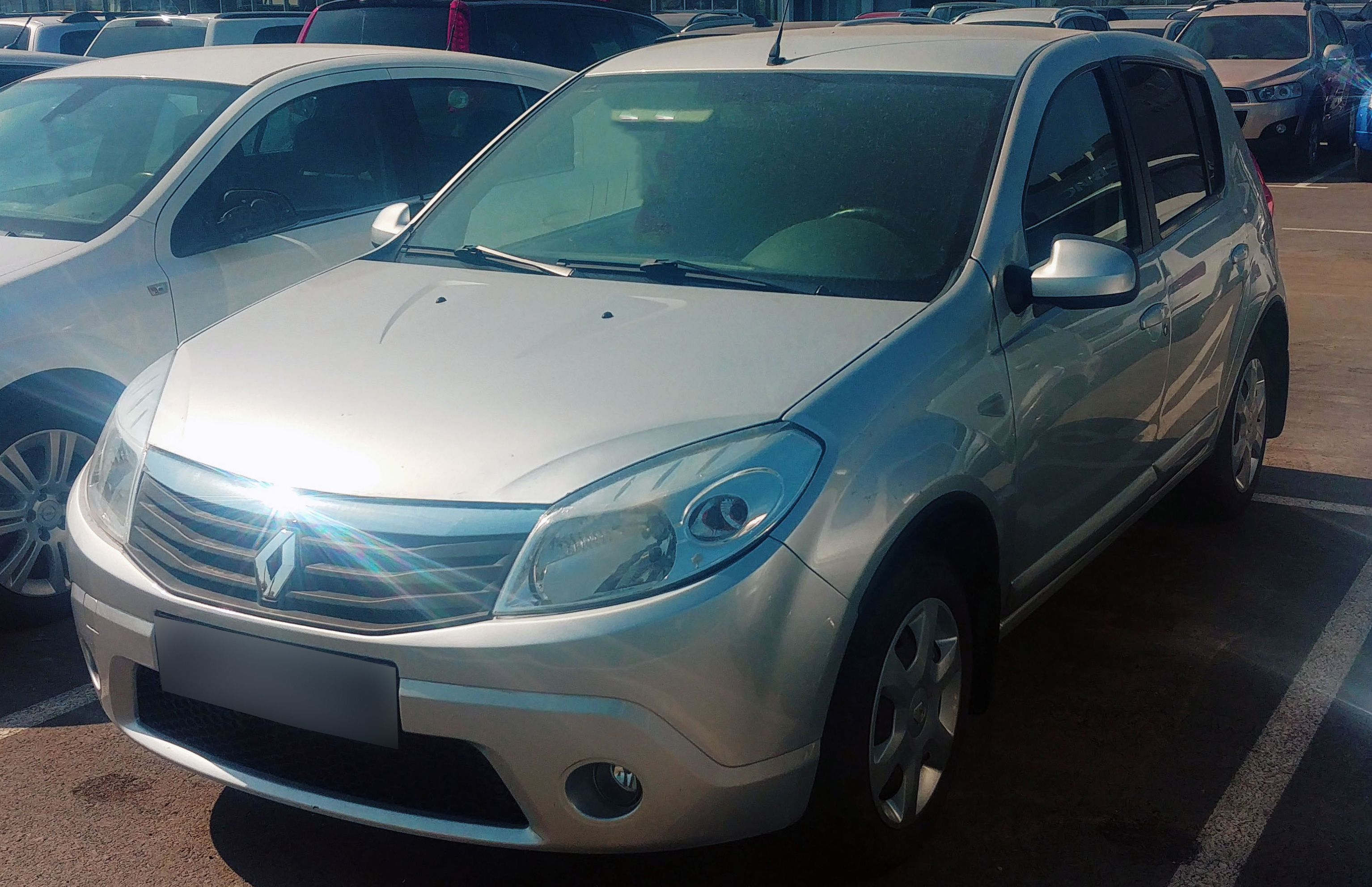 Прокат Renault Sandero в Уфе без водителя - 1600 в день