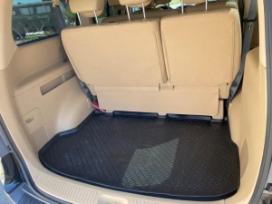 Hyundai H-1 (9 Seater)